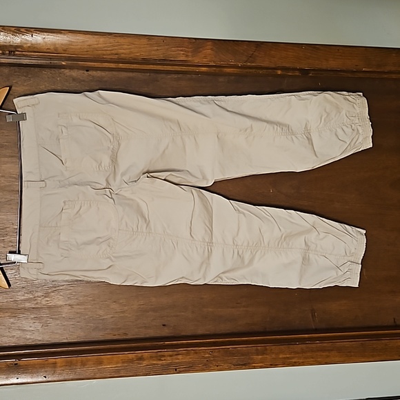 Ann Taylor Loft Marisa capri pants light tan color size womens 6 - Picture 2 of 5